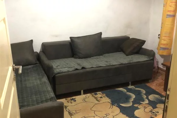 Jepet me qera Apartament 2+1 ne rrugen Bajram Kurpali Tirane. 