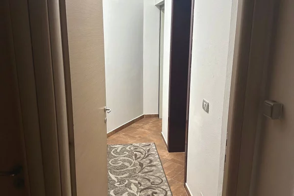 Shtepi me qera Apartament ne Tirane, 1+1, Mobilimi E mobiluar, Pagesa 33,000  Leke.