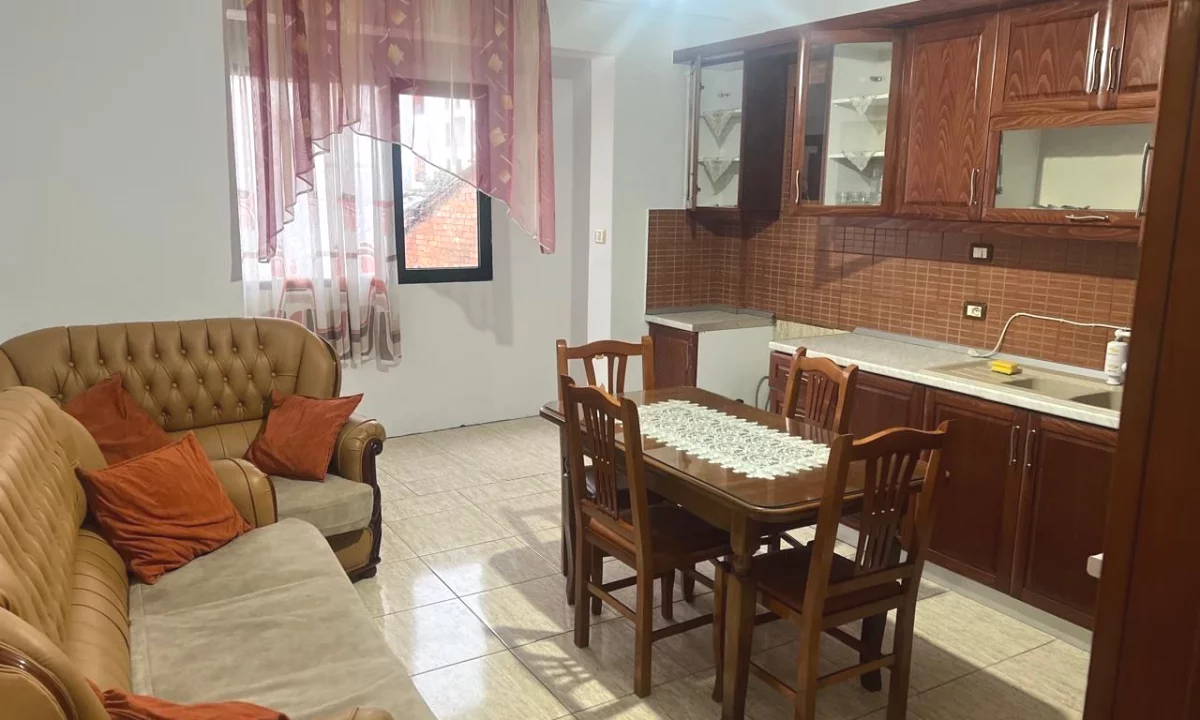 Shtepi me qera Apartament ne Tirane, 2+1, Mobilimi E mobiluar, Pagesa 45,000  Leke.