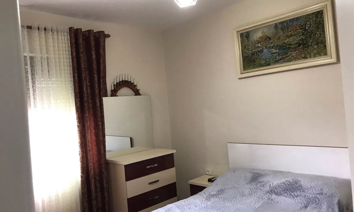 Shtepi me qera Shtepi Private ne Tirane, 1+1, Mobilimi E mobiluar, Pagesa 35,000  Leke.