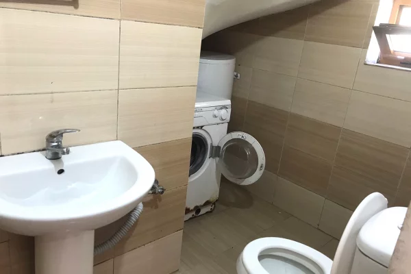 Shtepi me qera Apartament ne Tirane, 1+1, Mobilimi E mobiluar, Pagesa 30,000  Leke.