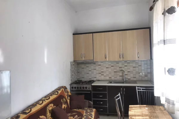 Shtepi me qera Apartament ne Tirane, 1+1, Mobilimi E mobiluar, Pagesa 30,000  Leke.