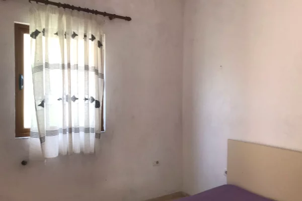 Shtepi me qera Apartament ne Tirane, 1+1, Mobilimi E mobiluar, Pagesa 30,000  Leke.