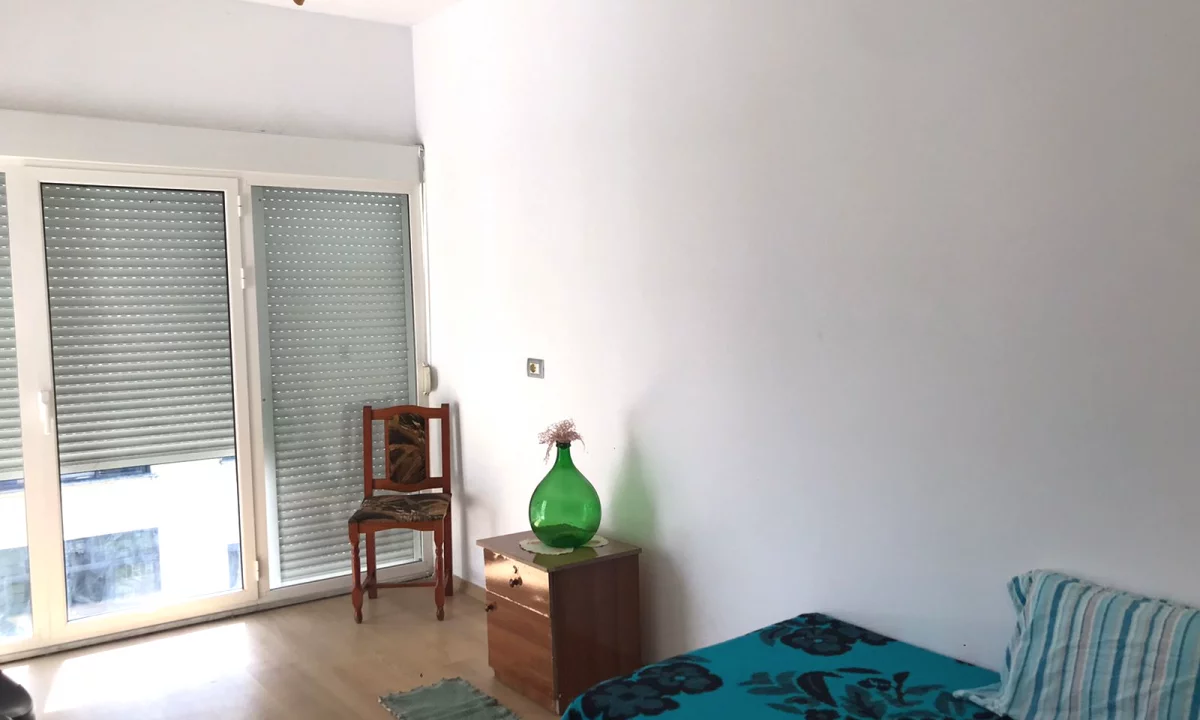 Shtepi me qera Apartament ne Tirane, 2+1, Mobilimi E mobiluar, Pagesa 45,000  Leke.