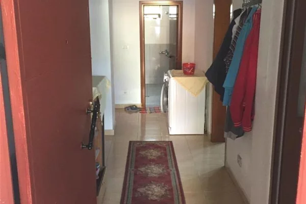Shtepi me qera Shtepi Private ne Tirane, 2+1, Mobilimi E mobiluar, Pagesa 35,000  Leke.