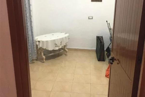 Shtepi me qera Shtepi Private ne Tirane, 2+1, Mobilimi E mobiluar, Pagesa 35,000  Leke.