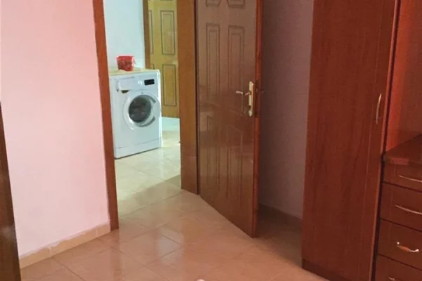 Shtepi me qera Shtepi Private ne Tirane, 2+1, Mobilimi E mobiluar, Pagesa 35,000  Leke.