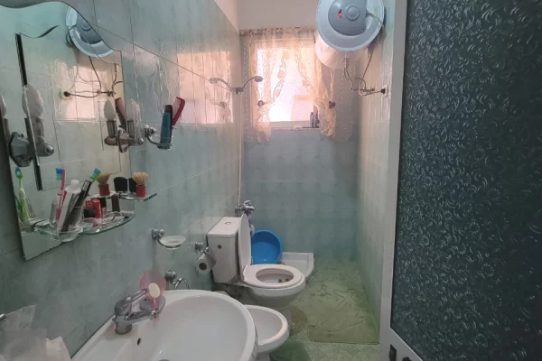 Shtepi me qera Shtepi Private ne Tirane, 3+1, Mobilimi E mobiluar, Pagesa 60,000  Leke.