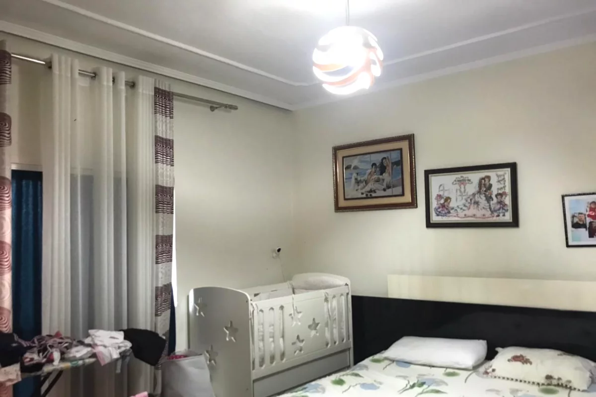 Shtepi me qera Shtepi Private ne Tirane, 2+1, Mobilimi E mobiluar, Pagesa 50,000  Leke.