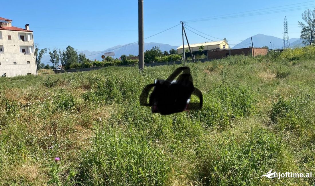 Truall ne shitje zk 8561 ish SMT Korce 