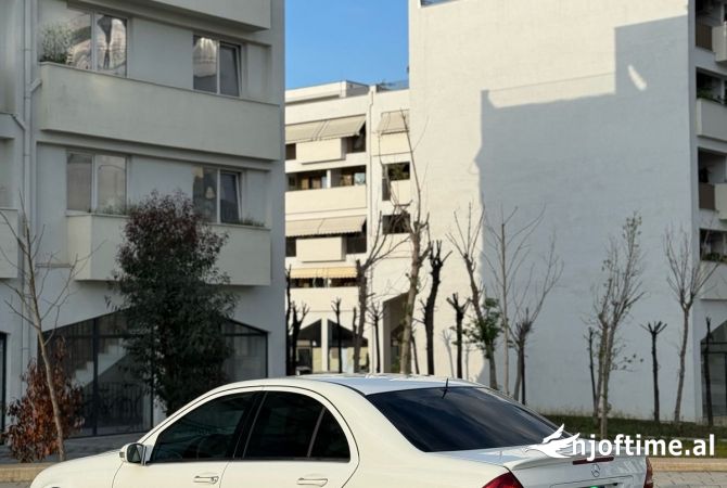 Auto in Vendita a Tirana, Mercedes-Benz, 2006 gasoline-gas,Kambio Automatik Pagamento 4,600  Euro.