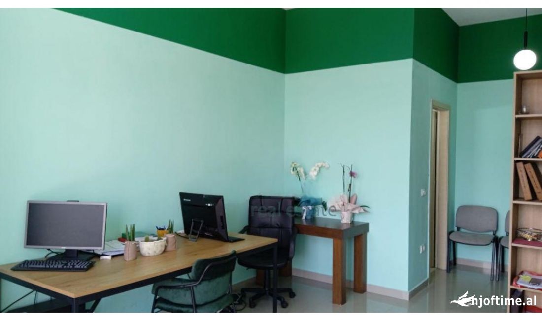 Shitet ambjent biznesi astir