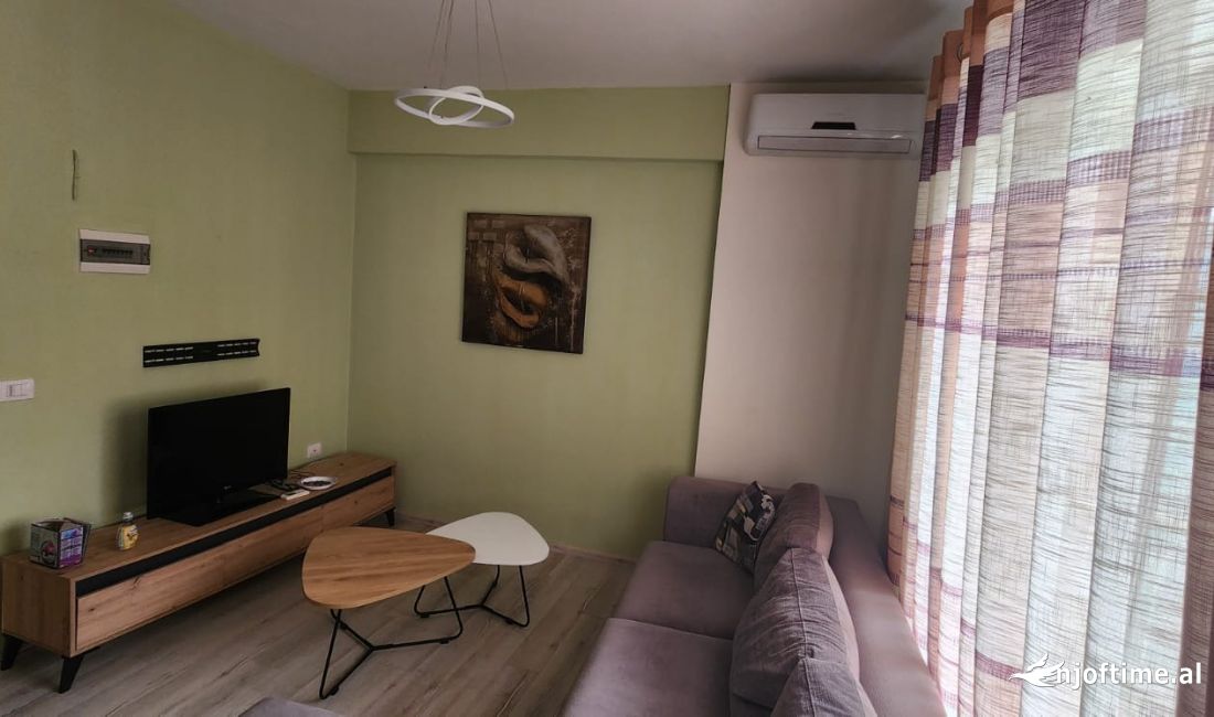 Shtepi me qera Apartament ne Tirane, 2+1, Mobilimi E mobiluar, Pagesa 700  Euro.