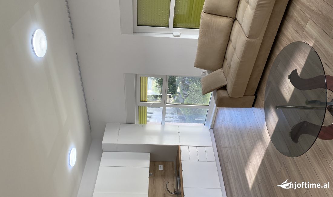 Shtepi me qera Apartament ne Tirane, 2+1, Mobilimi E mobiluar, Pagesa 450  Euro.