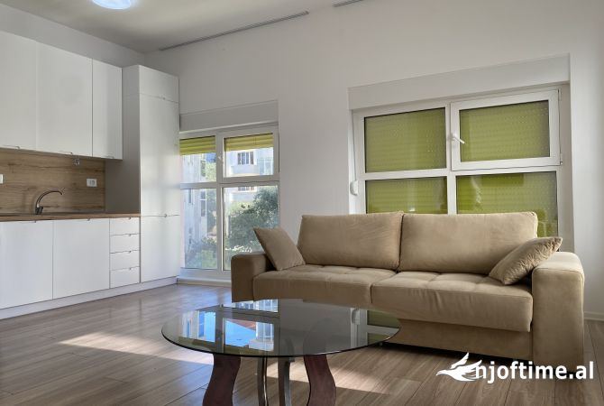 Shtepi me qera Apartament ne Tirane, 2+1, Mobilimi E mobiluar, Pagesa 450  Euro.