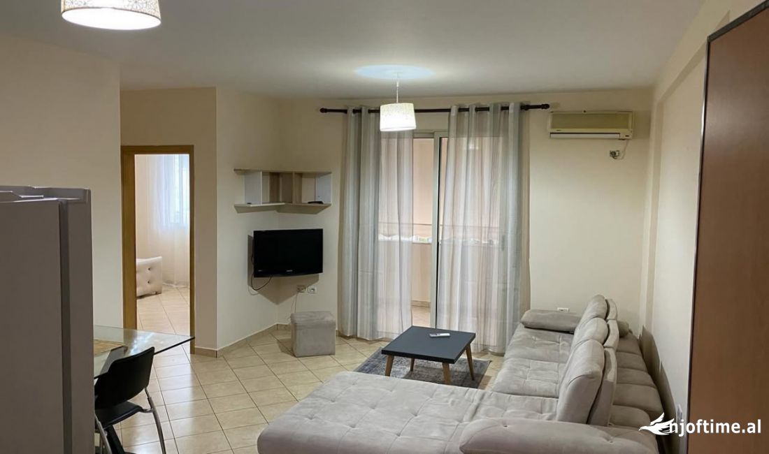 Shtepi me qera Apartament ne Tirane, 2+1, Mobilimi E mobiluar, Pagesa 550  Euro.