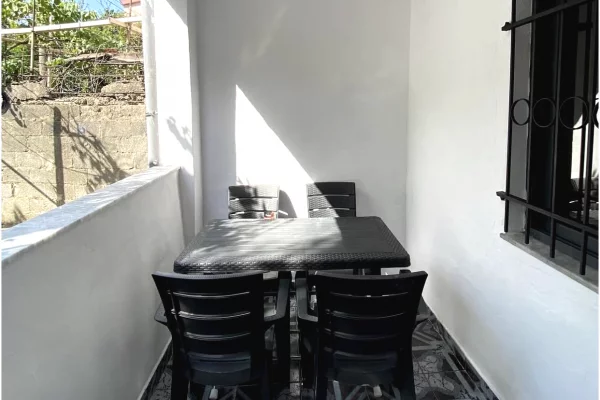 Shtepi me qera Shtepi Private ne Tirane, 1+1, Mobilimi E mobiluar, Pagesa 40,000  Leke.