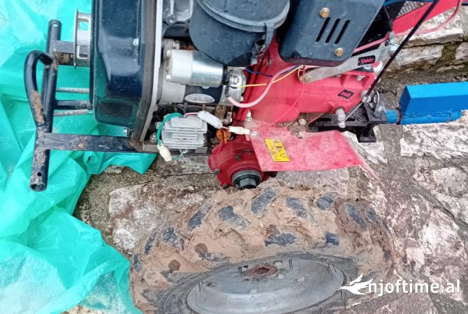 Pajisje bujqesi dhe kopshtari ne Korce - 100,000 Leke