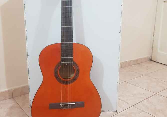 Veshje dhe Aksesor per te Rritur ne Tirane - 100 Euro