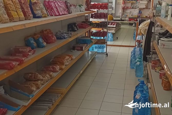 Ambiente Commerciale in Affitto 1+1 a Tirana - 600 Euro