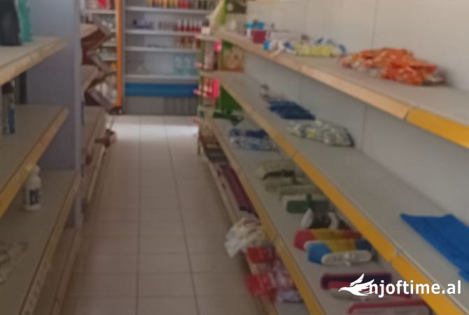 Ambiente Commerciale in Affitto 1+1 a Tirana - 600 Euro