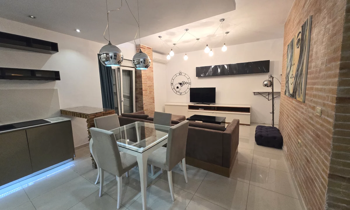 Shtepi me qera Apartament ne Tirane, 1+1, Mobilimi E mobiluar, Pagesa 60,000  Leke.