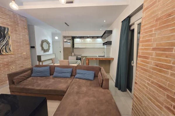 Shtepi me qera Apartament ne Tirane, 1+1, Mobilimi E mobiluar, Pagesa 60,000  Leke.