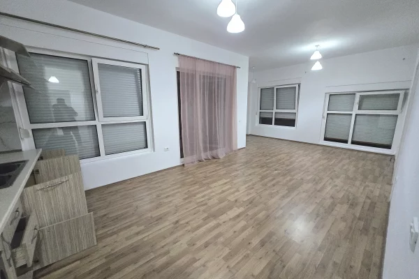 Shtepi me qera 2+1 ne Tirane - 35,000 Leke