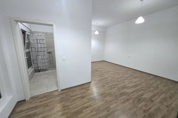 Shtepi me qera Apartament ne Tirane, 2+1, Mobilimi E mobiluar, Pagesa 35,000  Leke.
