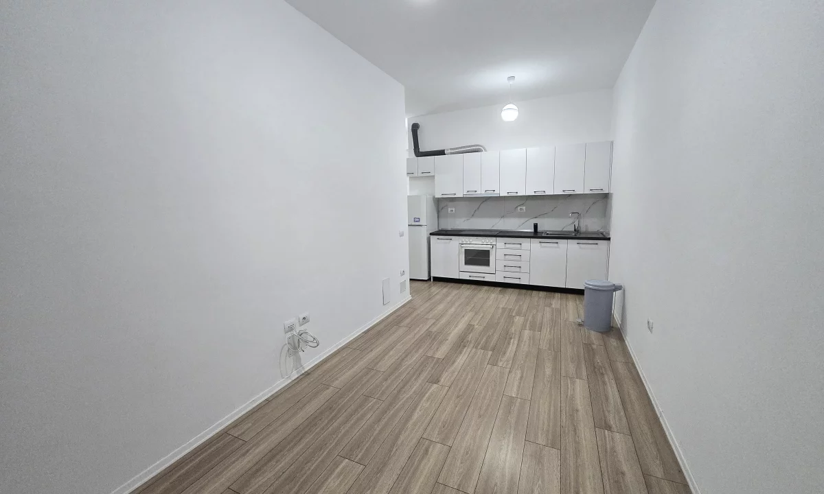 Shtepi me qera Apartament ne Tirane, 2+1, Mobilimi Pjeserisht e mobiluar, Pagesa 34,000  Leke.