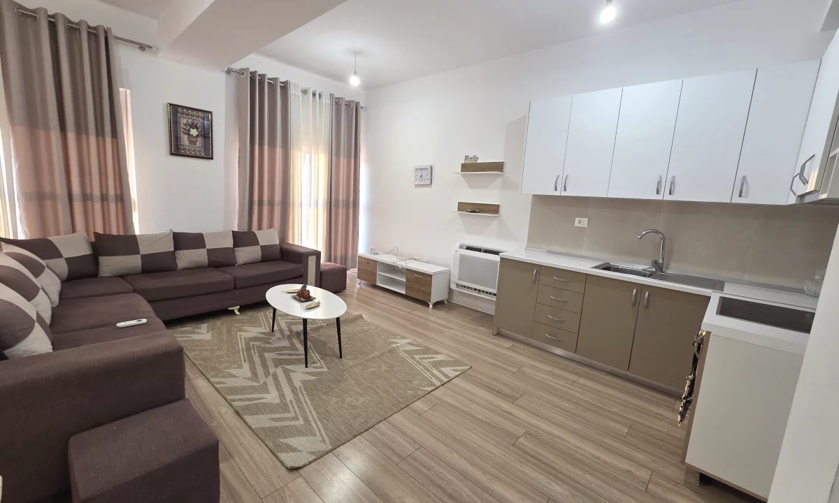 Shtepi me qera Apartament ne Tirane, 2+1, Mobilimi E mobiluar, Pagesa 45,000  Leke.