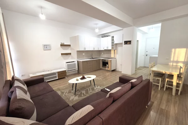 Shtepi me qera Apartament ne Tirane, 2+1, Mobilimi E mobiluar, Pagesa 45,000  Leke.