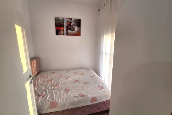 Shtepi me qera Apartament ne Tirane, 2+1, Mobilimi E mobiluar, Pagesa 45,000  Leke.