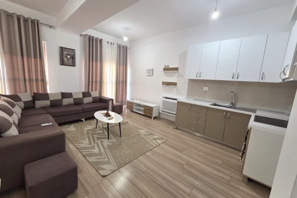 Jap me qera apartament 2+1, Kompleksi Mangalem 21 Ali Demi 