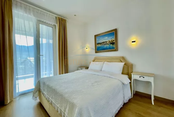 Villa di lusso in vendita a Tirana 4+1, Arredato