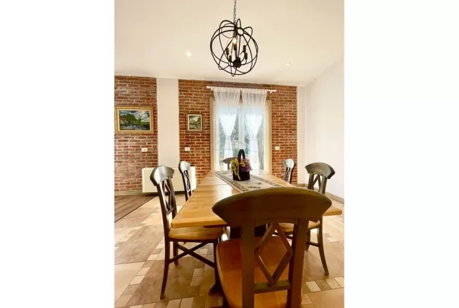 Villa di lusso in vendita a Tirana 4+1, Arredato