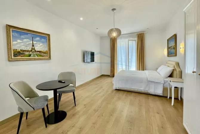 Villa di lusso in vendita a Tirana 4+1, Arredato