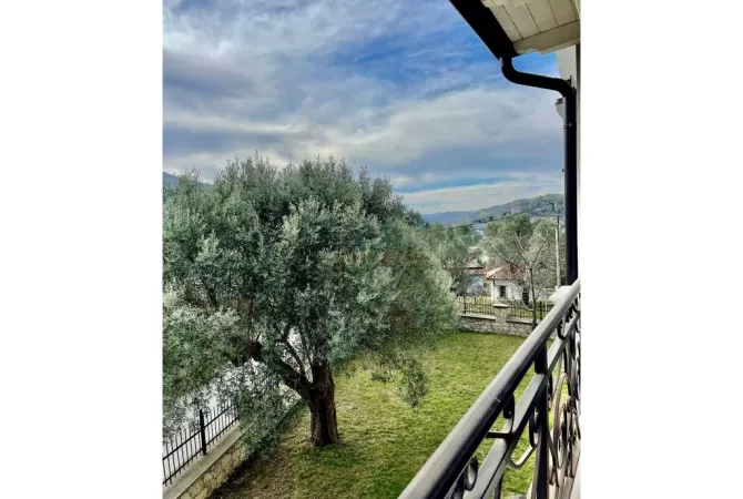 Villa di lusso in vendita a Tirana 4+1, Arredato