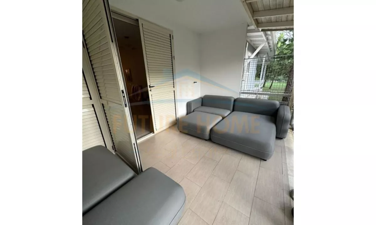 Shtepi ne shitje Duplex(shtepi me 2 kate) ne Durres, 3+1, Mobilimi E mobiluar, Pagesa 300,000  Euro.