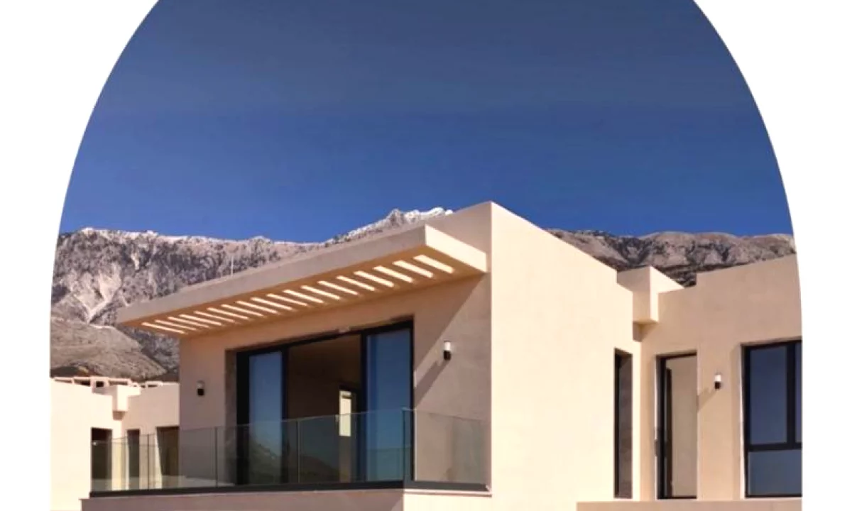 Shtepi ne shitje Vila Luksoze ne Vlore, 4+1, Mobilimi Bosh, pa mobiluar, Pagesa 1,200,000  Euro.