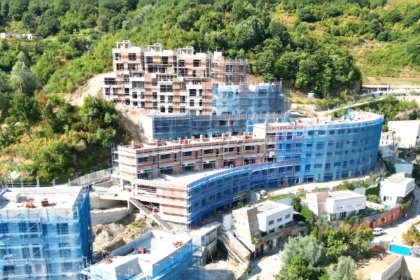 Ky duplex 1+1 ndodhet në rezidencën Kodra e Diellit Residence,Tek Kodra 2