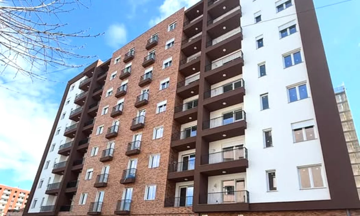 Shtepi ne shitje Apartament ne Tirane, 2+1, Mobilimi Bosh, pa mobiluar, Pagesa 102,000  Euro.