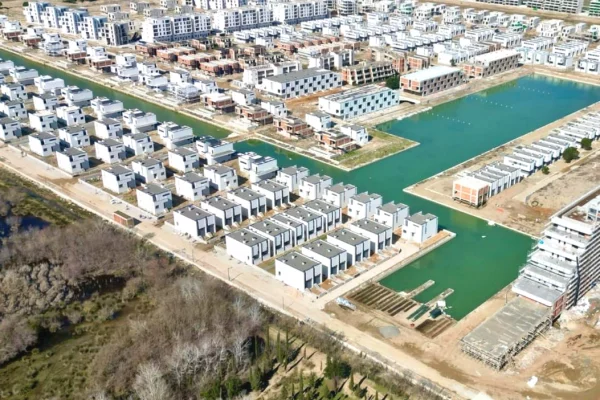 Shitet Vile T4  TURQUOISE MARINA,GJIRI I LALZIT HAMALLAJ !​ CMIMI 500,000 EURO.