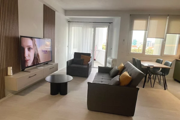 Shtepi me qera Apartament ne Tirane, 2+1, Mobilimi E mobiluar, Pagesa 700  Euro.