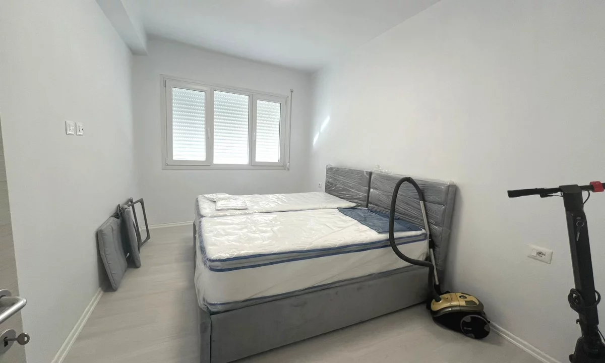 Shtepi me qera Apartament ne Tirane, 2+1, Mobilimi E mobiluar, Pagesa 700  Euro.