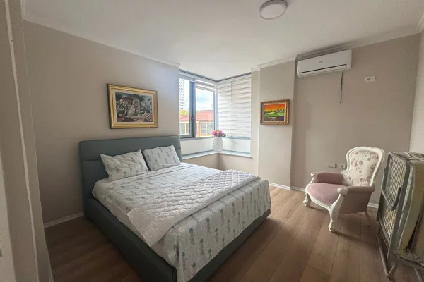 Shtepi me qera Apartament ne Tirane, 2+1, Mobilimi E mobiluar, Pagesa 1,000  Euro.