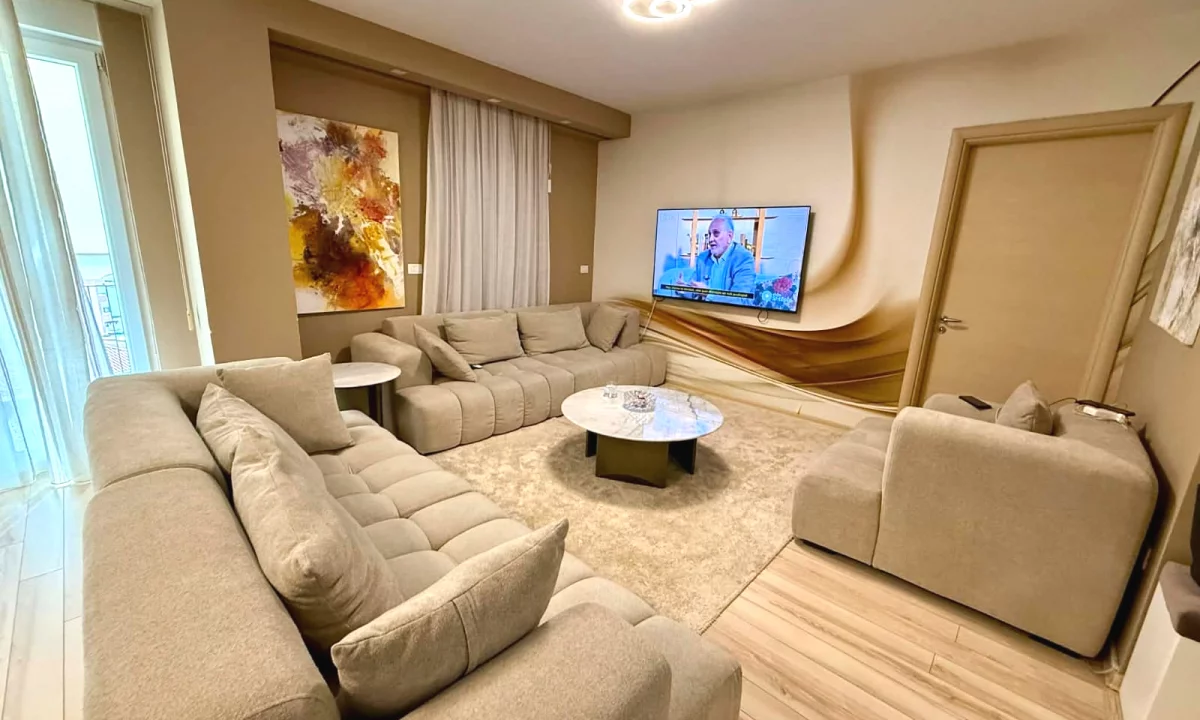 Shtepi ne shitje Apartament ne Tirane, 2+1, Mobilimi E mobiluar, Pagesa 212,000  Euro.