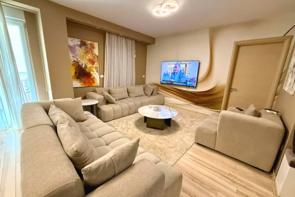 Shtepi ne shitje Apartament ne Tirane, 2+1, Mobilimi E mobiluar, Pagesa 212,000  Euro.