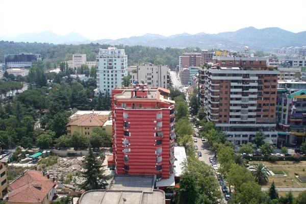 Appartamento in vendita a Tirana 2+1, Arredato