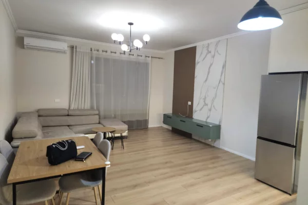 Appartamento in affitto a Tirana 2+1, Arredato